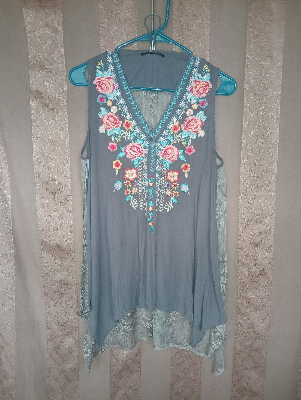 💎 ANDREE By Unit Women's Sleeveless Embroidered Floral Top Boho